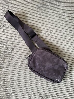 lululemon athletica Dark Gray Camo Sling Belt Bag